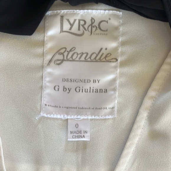 G by Giuliana -🎵BLONDIE LYRIC 🎼White Sheer Blouse w/Bow/Scarf/Tie - Picture 9 of 13